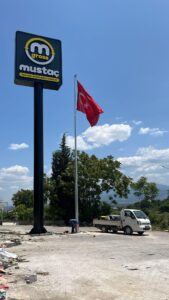totem-tabela-duru-reklam